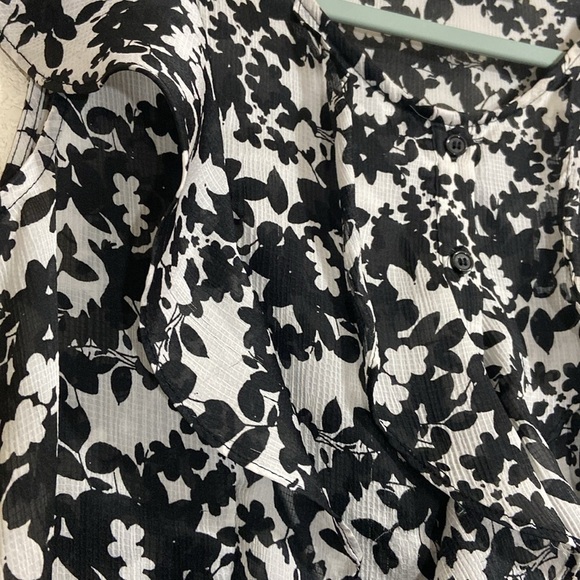 NEW YORK & Company Ruffle Blouse - Picture 7 of 11